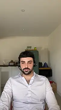 Snapshot of eauminerale chatting on 03/23/26, 09:46 eauminerale online show from 03/23/26, 09:46