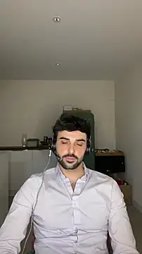 Snapshot of eauminerale chatting on 04/03/26, 10:57 eauminerale online show from 04/03/26, 10:57