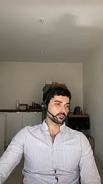 Snapshot of eauminerale chatting on 04/07/26, 12:16 eauminerale online show from 04/07/26, 12:16