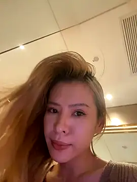 Snapshot of miumiu-66 chatting on 09/23/25, 03:37 miumiu-66 online show from 09/23/25, 03:37