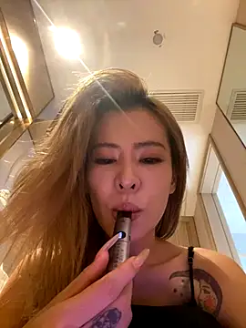 Snapshot of miumiu-66 chatting on 09/27/25, 04:23 miumiu-66 online show from 09/27/25, 04:23