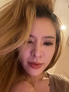 Snapshot of miumiu-66 chatting on 10/15/25, 03:45 miumiu-66 online show from 10/15/25, 03:45