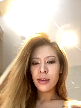 Snapshot of miumiu-66 chatting on 10/28/25, 03:47 miumiu-66 online show from 10/28/25, 03:47