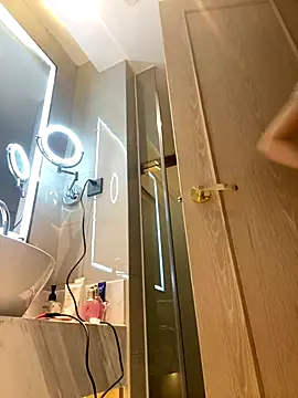 Snapshot of miumiu-66 chatting on 11/04/25, 07:35 miumiu-66 online show from 11/04/25, 07:35