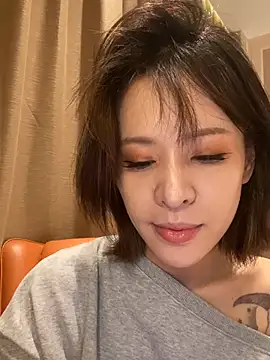 Snapshot of miumiu-66 chatting on 05/26/26, 09:16 miumiu-66 online show from 05/26/26, 09:16