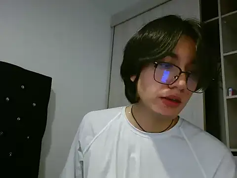 Snapshot of Matti_Mendez_ chatting on 06/16/26, 11:57 Matti Mendez online show from 06/16/26, 11:57