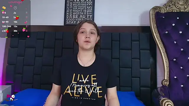 Krystal Heartss online show from 10/17/25, 05:04