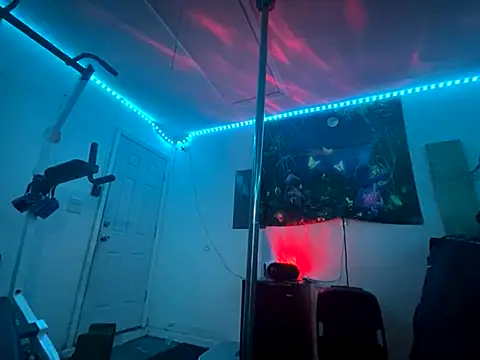 Snapshot of mrandmrs_freak chatting on 10/25/25, 02:30 mrandmrs freak online show from 10/25/25, 02:30