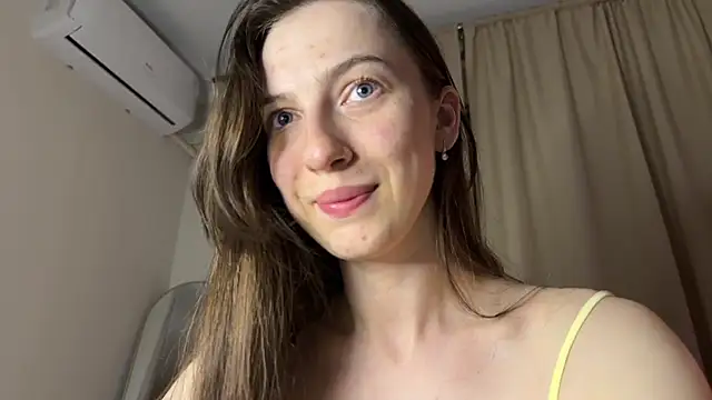 Snapshot of Prettyyy_Angel chatting on 05/25/26, 07:31 Prettyyy Angel online show from 05/25/26, 07:31