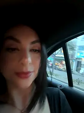 LlianneDiamond1 online show from 12/03/25, 10:08