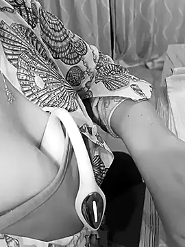 Snapshot of prismia chatting on 10/12/25, 06:29 prismia online show from 10/12/25, 06:29