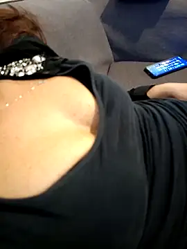 Snapshot of prismia chatting on 10/13/25, 02:06 prismia online show from 10/13/25, 02:06