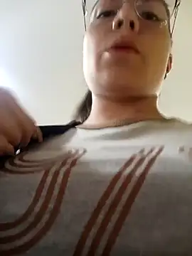 Mia-love-03 online show from 10/02/25, 08:49