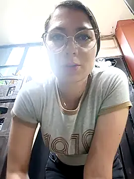 Mia-love-03 online show from 10/17/25, 08:11