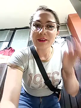 Mia-love-03 online show from 10/24/25, 11:23