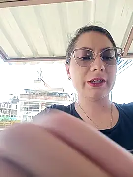 Mia-love-03 online show from 11/30/25, 04:22