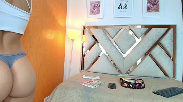 Lia Roseh online show from 10/06/25, 07:11