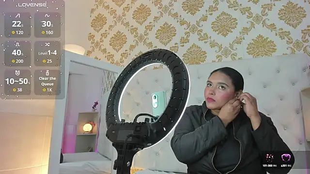 Snapshot of afrodita-Stone chatting on 10/17/25, 02:15 afrodita-Stone online show from 10/17/25, 02:15