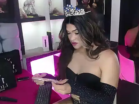 Sophia hott01 online show from 10/10/25, 12:04