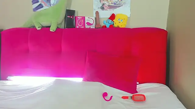 Angel Leeks online show from 11/21/25, 01:04