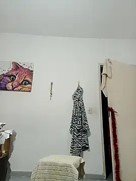 Snapshot of Moranguinha2234 chatting on 10/16/25, 01:28 Moranguinha2234 online show from 10/16/25, 01:28