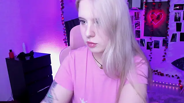 IngannaMorte online show from 10/25/25, 04:02