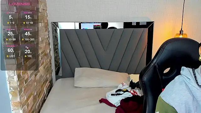 SYLVANA REY4 online show from 10/01/25, 12:22