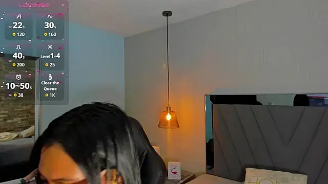 SYLVANA REY4 online show from 10/06/25, 12:24