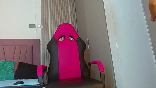 meli peach1 online show from 10/21/25, 07:25