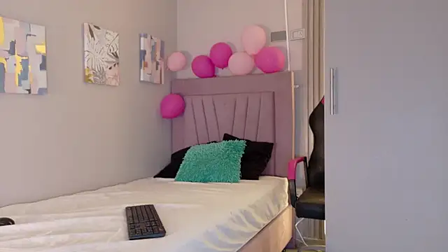 meli peach1 online show from 11/19/25, 07:25