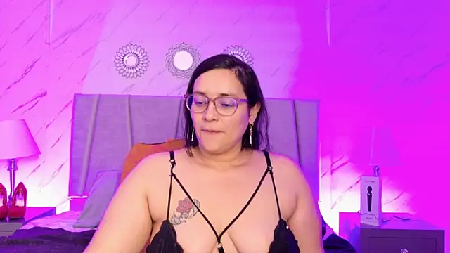Snapshot of Michell_Monet chatting on 06/11/26, 12:03 Michell Monet online show from 06/11/26, 12:03