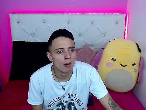 xx-kike-xx online show from 10/04/25, 02:04