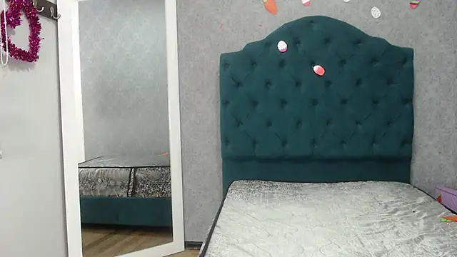 Snapshot of Vic_Taylor chatting on 04/04/26, 11:18 Vic Taylor online show from 04/04/26, 11:18