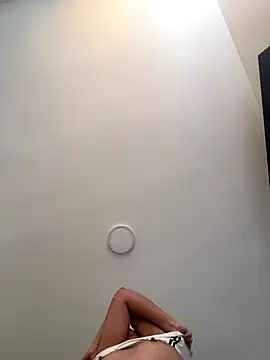 Snapshot of IsabellaJoness_ chatting on 10/06/25, 12:02 IsabellaJoness online show from 10/06/25, 12:02