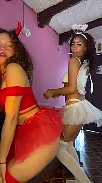 Snapshot of PrettyLia chatting on 10/29/25, 05:14 PrettyLia online show from 10/29/25, 05:14