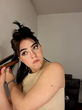 Zafira  online show from 11/18/25, 04:44