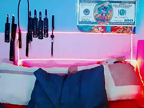 Snapshot of mylygrey chatting on 12/14/25, 07:51 mylygrey online show from 12/14/25, 07:51