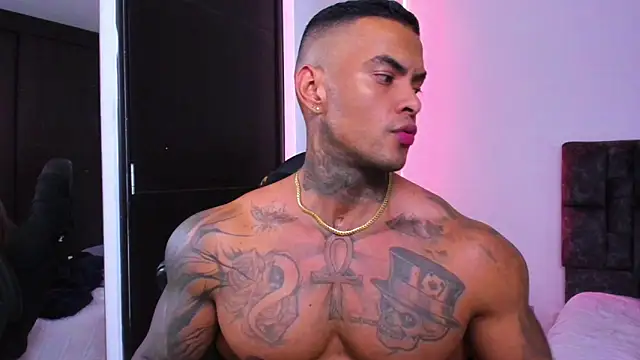 Snapshot of binmontana_ chatting on 09/29/25, 08:13 binmontana online show from 09/29/25, 08:13