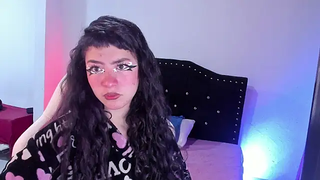 kitty  chs online show from 12/18/25, 11:27