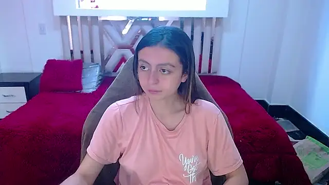 Snapshot of lala_clark chatting on 10/17/25, 01:03 lala clark online show from 10/17/25, 01:03