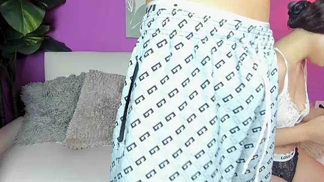 Tinygiirls online show from 10/10/25, 12:15