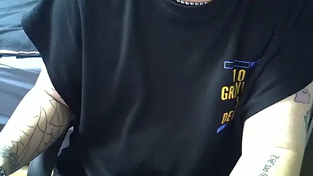 Snapshot of CAOSLOAD chatting on 09/29/25, 11:37 CAOSLOAD online show from 09/29/25, 11:37