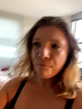 Snapshot of Seturselfonfire chatting on 09/30/25, 10:15 Seturselfonfire online show from 09/30/25, 10:15