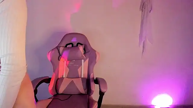 zakura Haruno online show from 12/03/25, 09:24