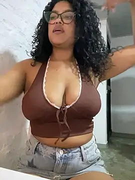 Snapshot of miiabrown18 chatting on 03/24/26, 01:21 miiabrown18 online show from 03/24/26, 01:21