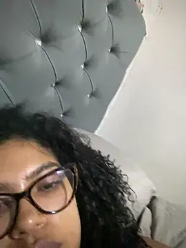 Snapshot of miiabrown18 chatting on 03/27/26, 11:54 miiabrown18 online show from 03/27/26, 11:54