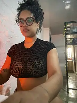 Snapshot of miiabrown18 chatting on 03/29/26, 08:53 miiabrown18 online show from 03/29/26, 08:53