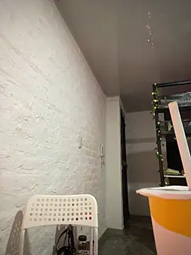 Snapshot of miiabrown18 chatting on 04/07/26, 01:28 miiabrown18 online show from 04/07/26, 01:28