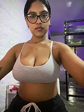 Snapshot of miiabrown18 chatting on 04/10/26, 08:57 miiabrown18 online show from 04/10/26, 08:57