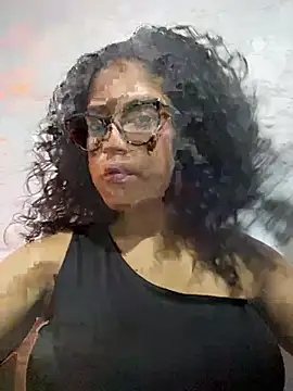 Snapshot of miiabrown18 chatting on 04/15/26, 01:23 miiabrown18 online show from 04/15/26, 01:23